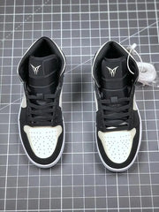 NIKE - AIR JORDAN 1 - https://treadfitpro.com/