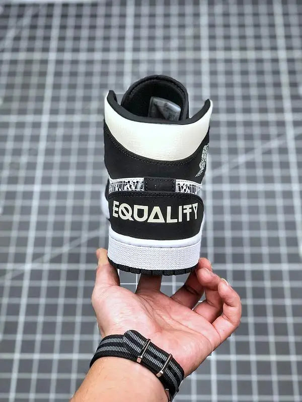 NIKE - AIR JORDAN 1 - https://treadfitpro.com/