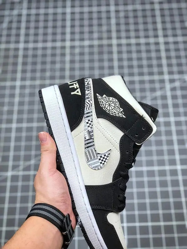 NIKE - AIR JORDAN 1 - https://treadfitpro.com/