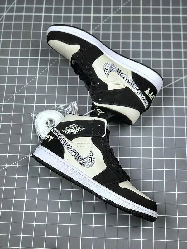 NIKE - AIR JORDAN 1 - https://treadfitpro.com/