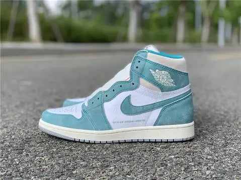 NIKE - AIR JORDAN 1 - https://treadfitpro.com/