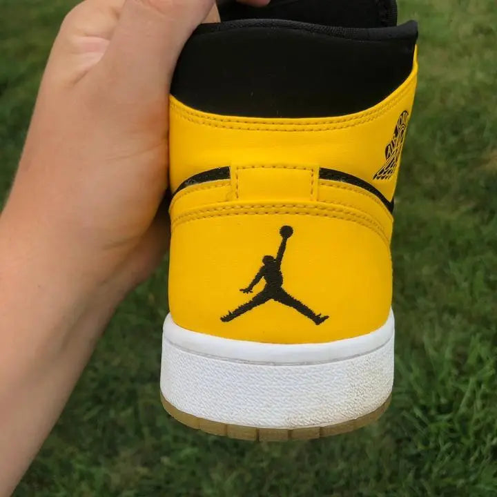 NIKE - AIR JORDAN 1 - https://treadfitpro.com/