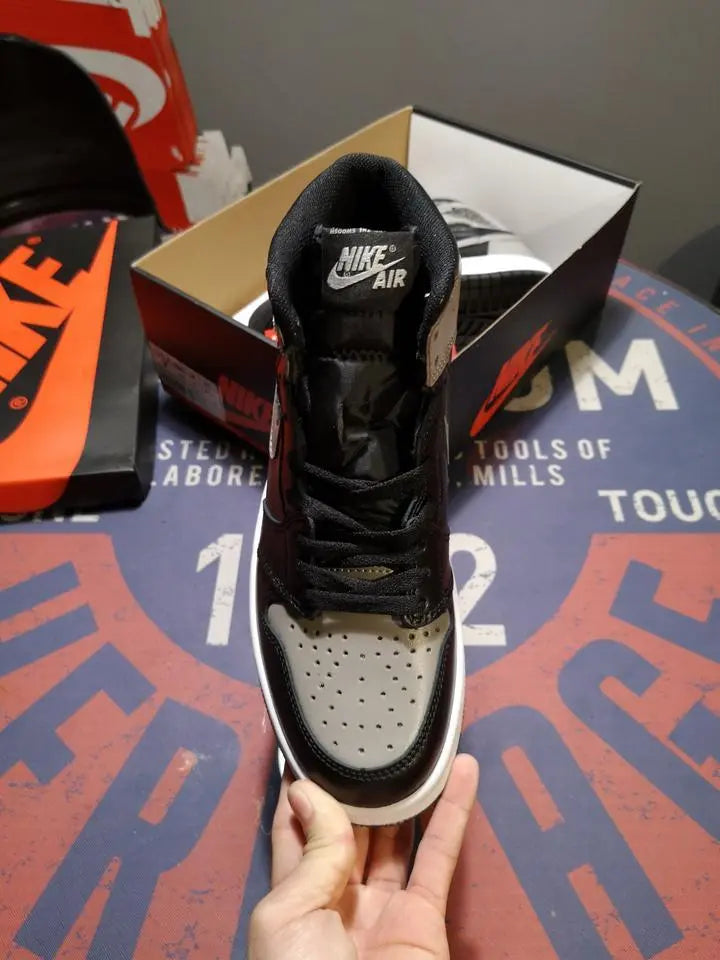 NIKE - AIR JORDAN 1 - https://treadfitpro.com/