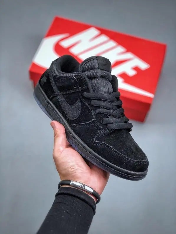 NIKE DUNK LOW HORSE - https://treadfitpro.com/
