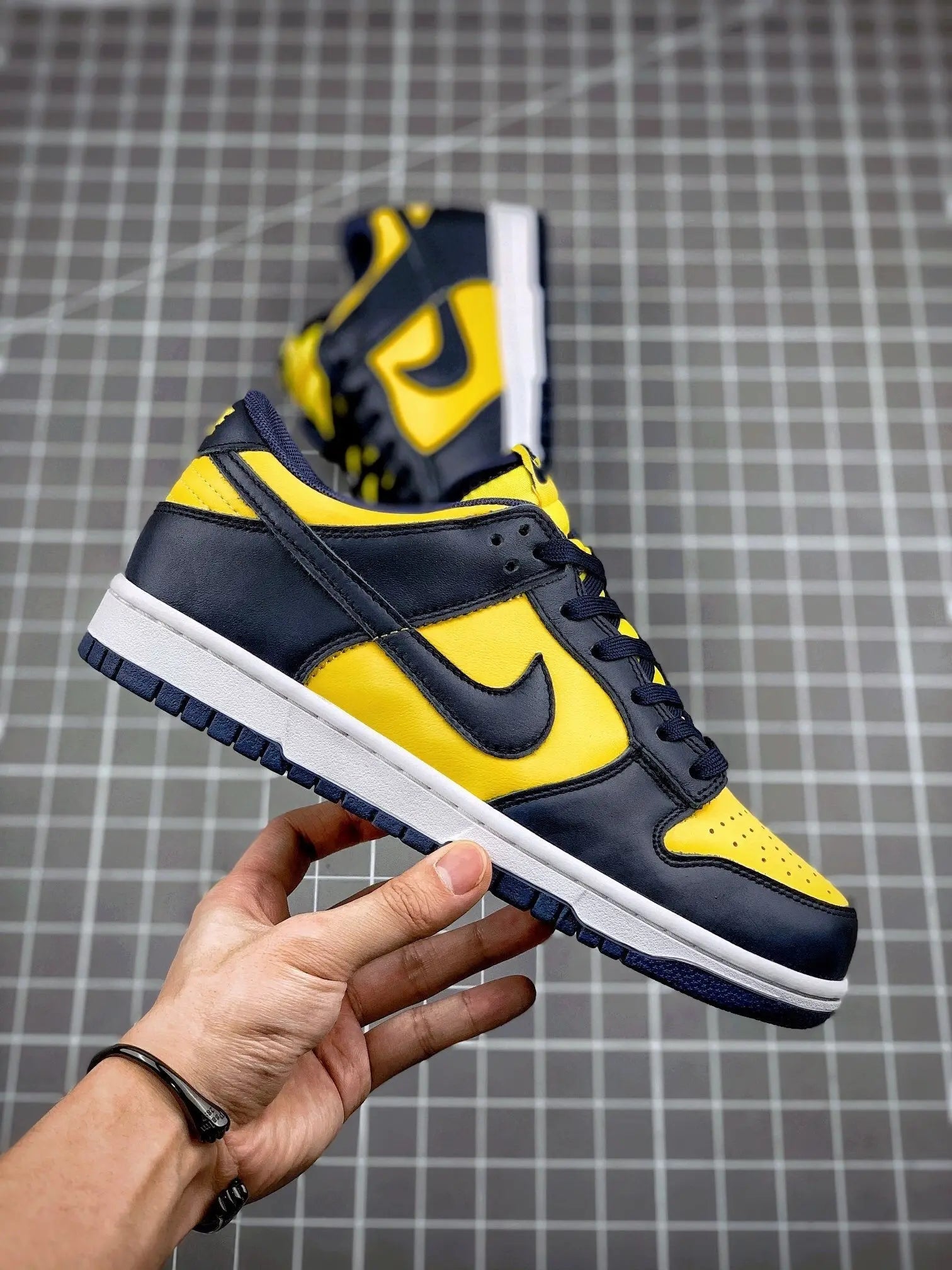 NIKE DUNK LOW "MICHIGAN" - https://treadfitpro.com/