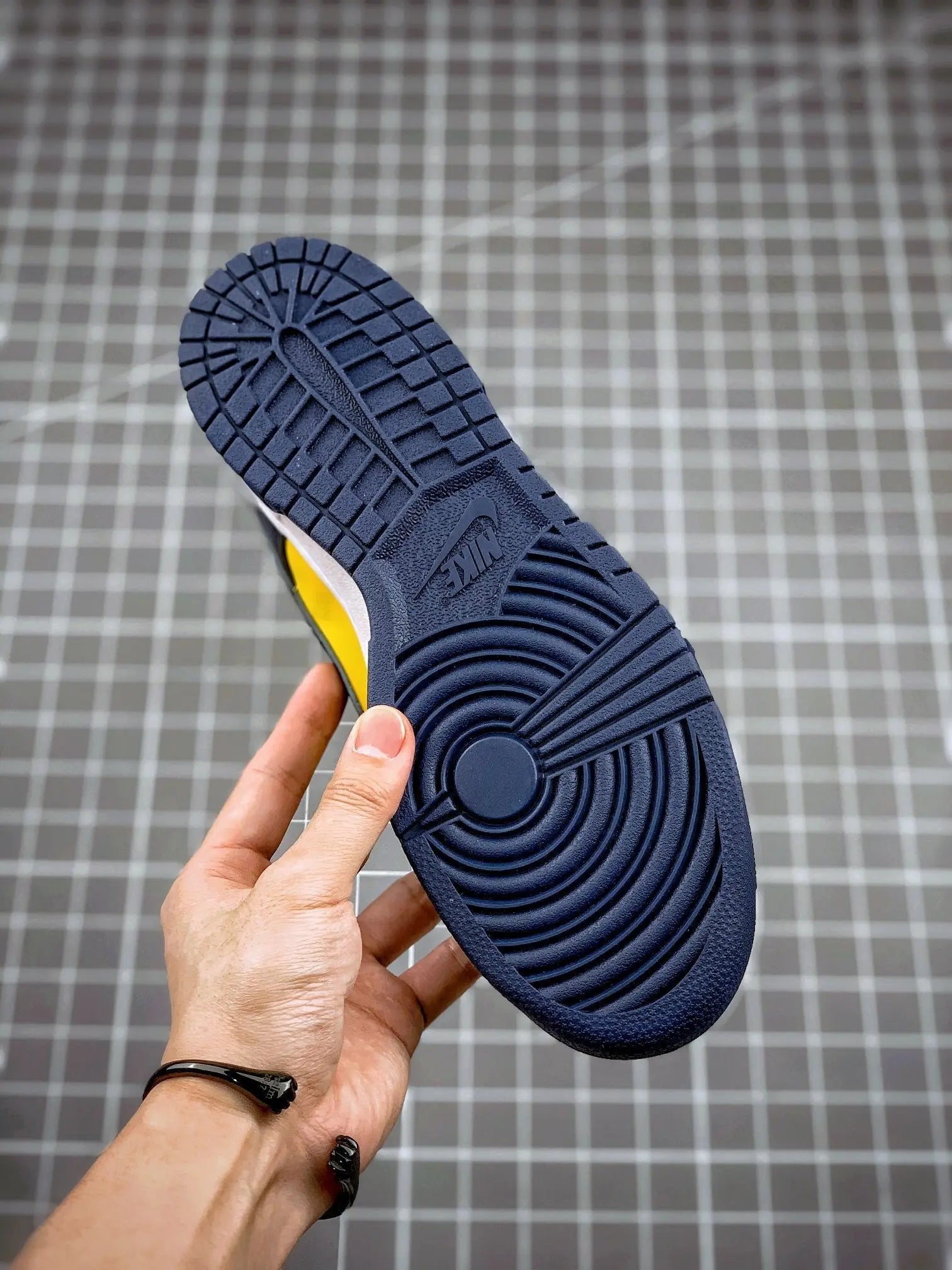 NIKE DUNK LOW "MICHIGAN" - https://treadfitpro.com/