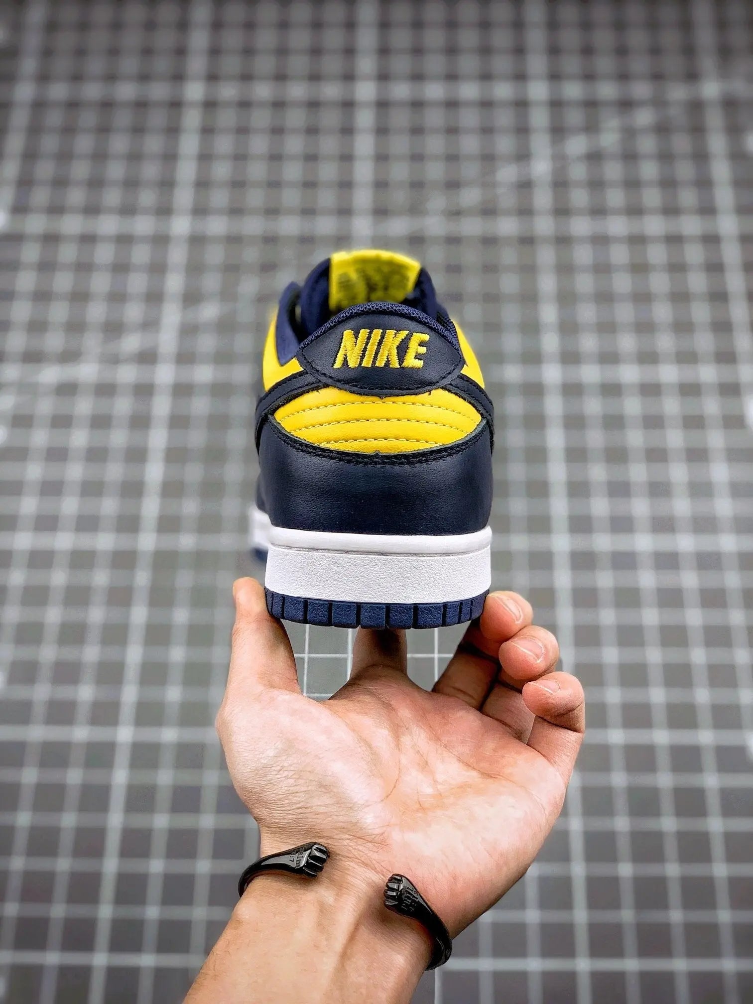 NIKE DUNK LOW "MICHIGAN" - https://treadfitpro.com/