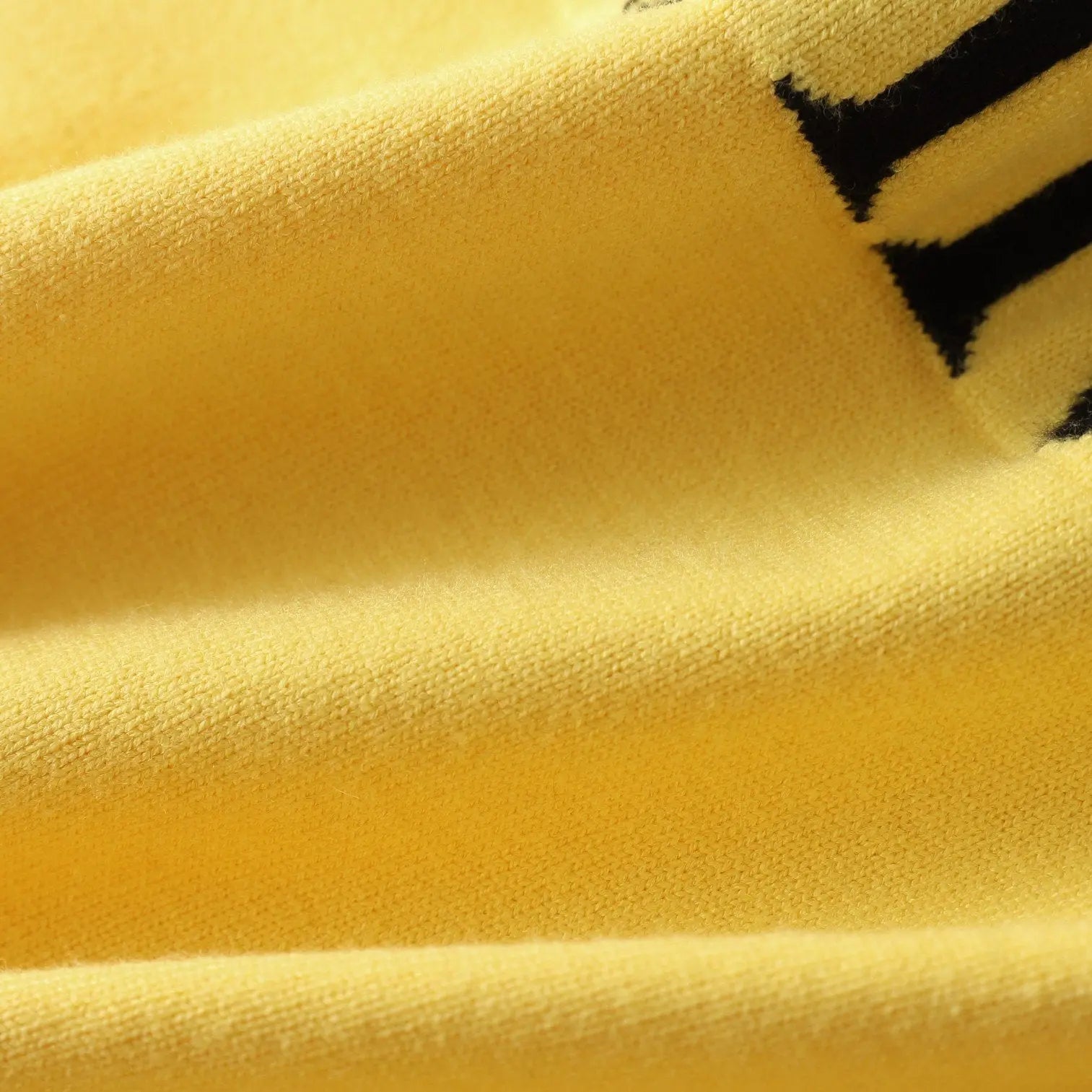 OFF WHITE - SWEATSHIRT - https://treadfitpro.com/