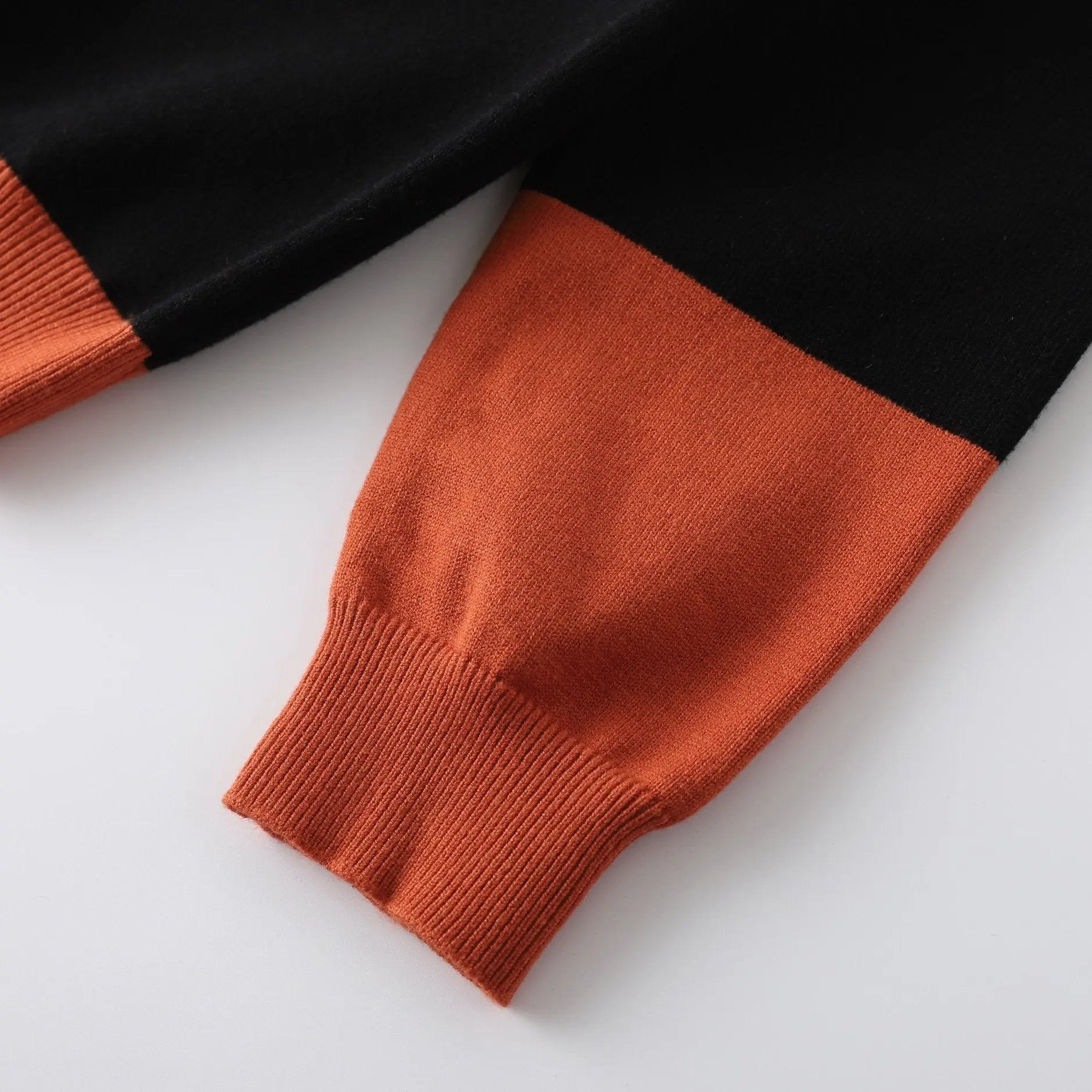 OFF WHITE - SWEATSHIRT - https://treadfitpro.com/