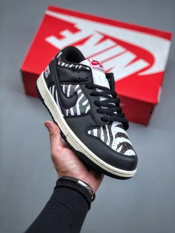 SB DUNK LOW ZEBRA - https://treadfitpro.com/