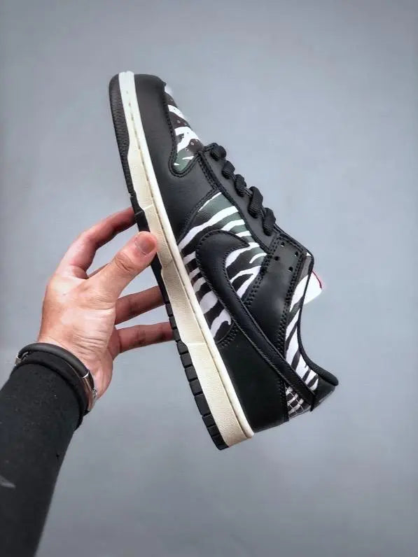 SB DUNK LOW ZEBRA - https://treadfitpro.com/