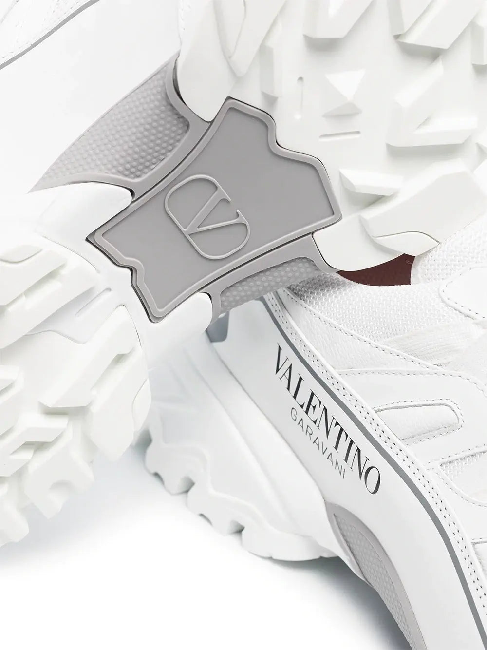 VALENTINO GARAVANI - SNEAKERS - https://treadfitpro.com/