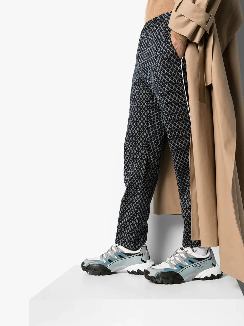 VALENTINO GARAVANI - SNEAKERS - https://treadfitpro.com/
