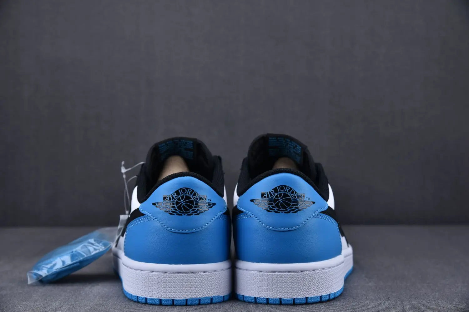 AIR JORDAN 1 LOW “Black Dark Powder Blue” Metroutfits