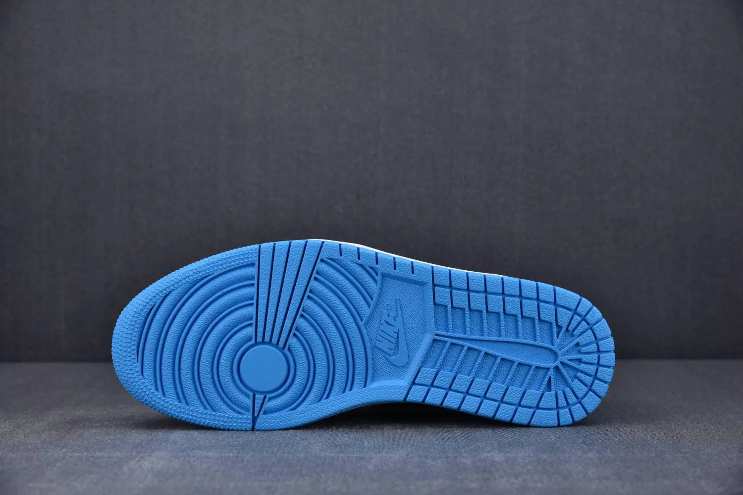 AIR JORDAN 1 LOW “Black Dark Powder Blue” Metroutfits