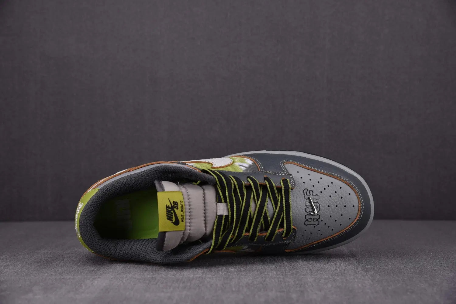 NIKE DUNK SB LOW “Friends and Family” Metroutfits