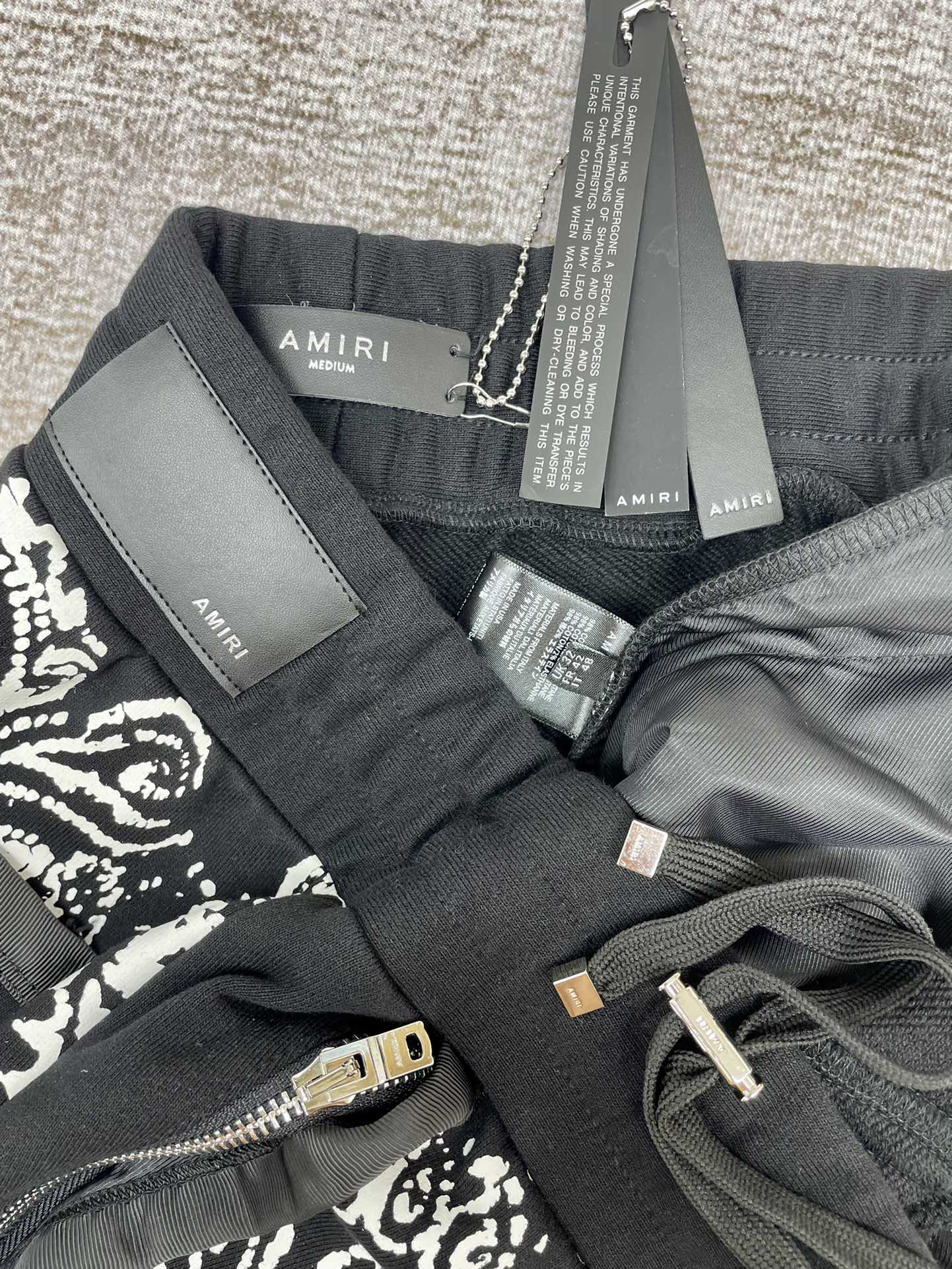 AMIRI- SHORT Metroutfits