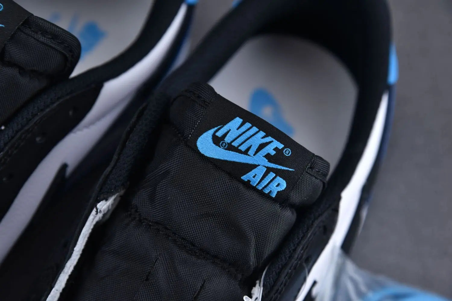 AIR JORDAN 1 LOW “Black Dark Powder Blue” Metroutfits