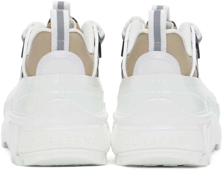 BURBERRY - SNEAKER Metroutfits