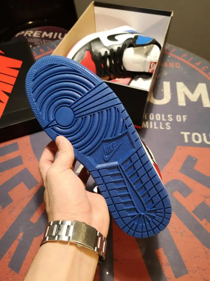 NIKE - AIR JORDAN 1 My Store