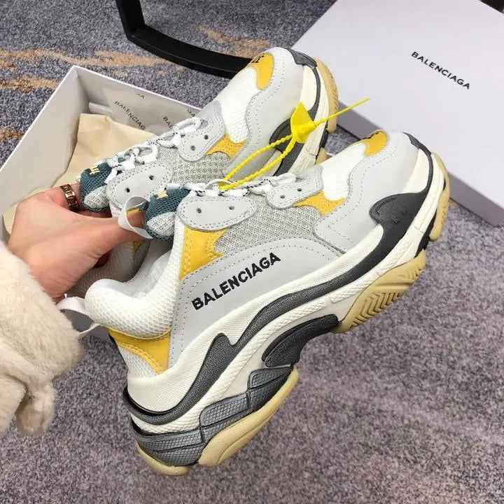 BALENCIAGA - TRIPLE S Metroutfits