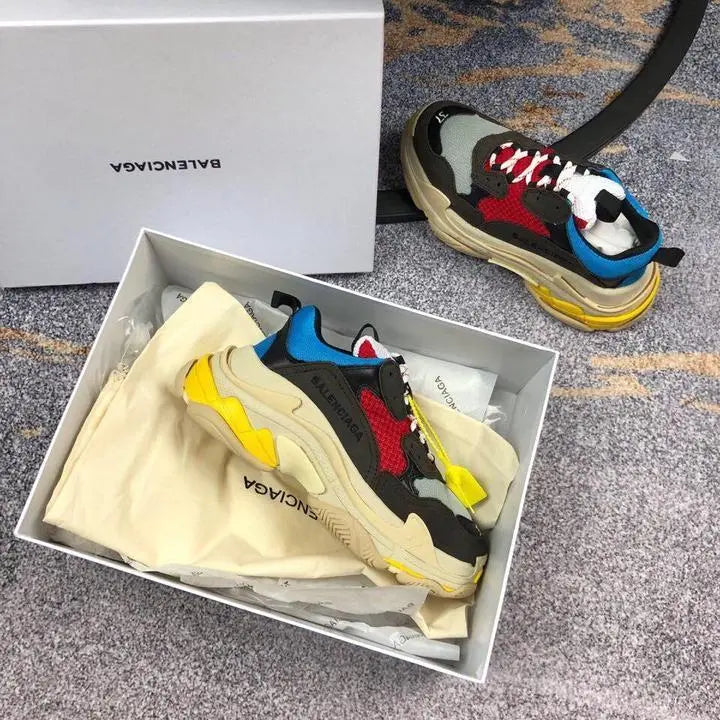 BALENCIAGA - TRIPLE S Metroutfits