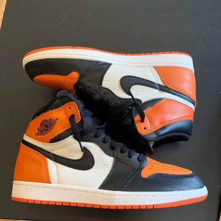 NIKE - AIR JORDAN 1 My Store