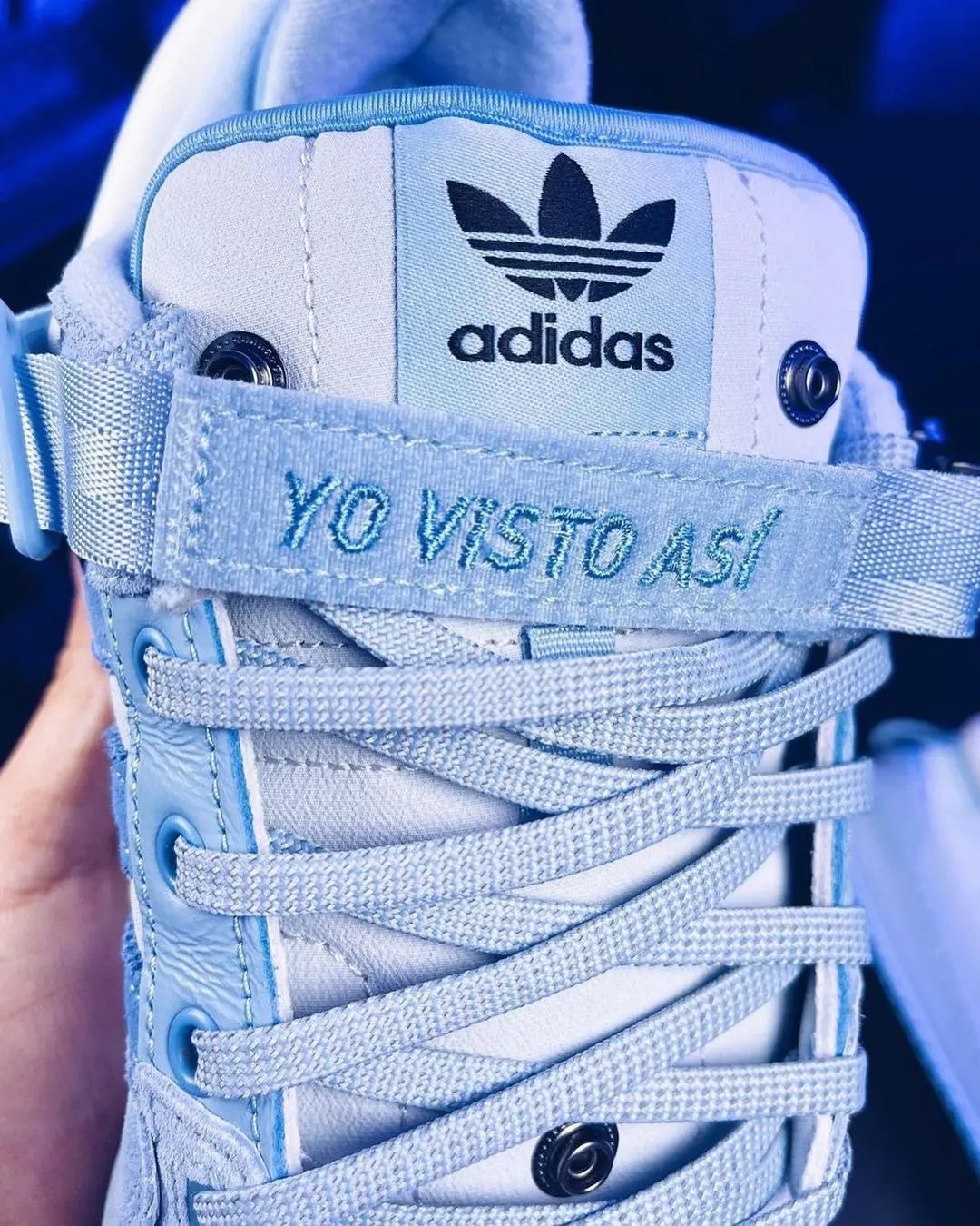 BAD BUNNY X FORUM BUCKLE LOW “BLUE TINT” Metroutfits