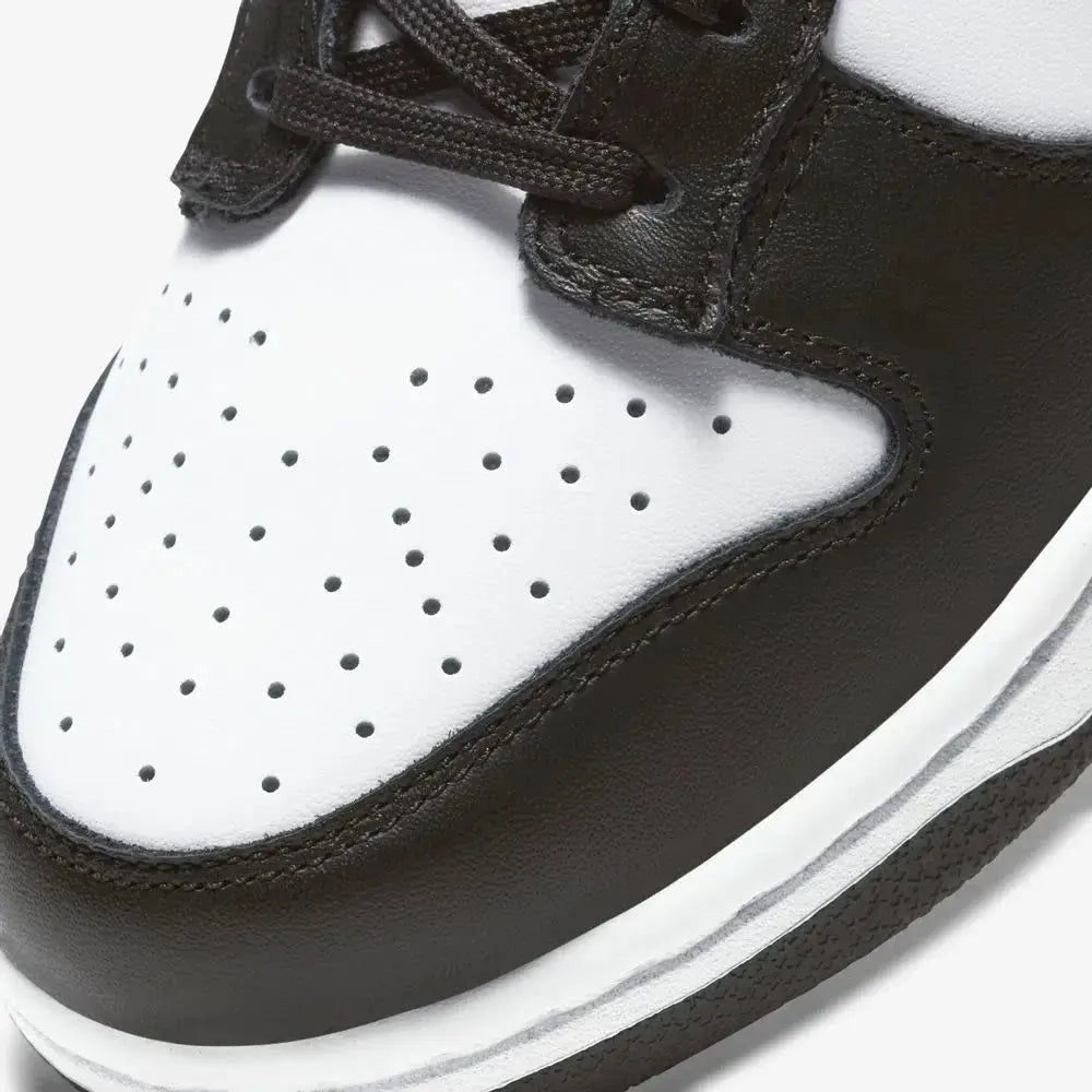 NIKE DUNK LOW “White Black Panda” Metroutfits